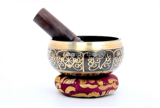 Ashtamangala Painted Singing Bowl – Double Dorje Center – Eyes of Buddha Back