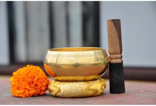 Hand-Casted Shining Finish Singing Bowl – Multiple Sizes