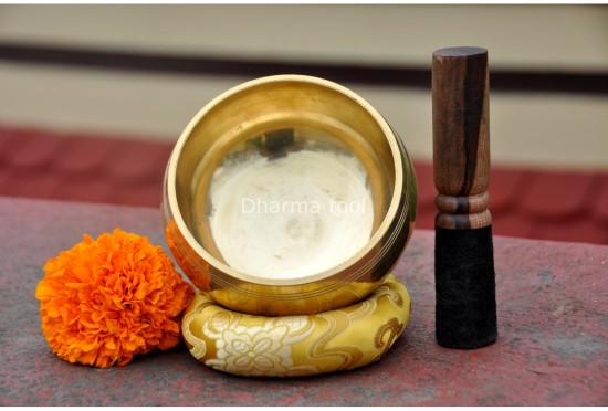 Hand-Casted Shining Finish Singing Bowl – Multiple Sizes