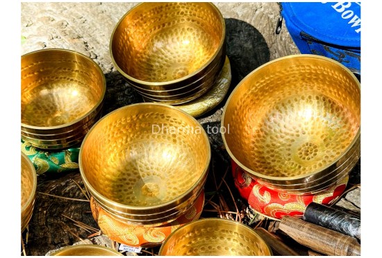 Hand Beaten Singing Bowl Set of 7 – 7 Chakra Healing Singing Bowl Set