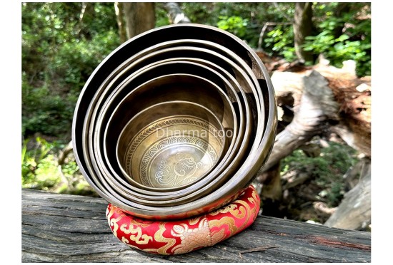 Professionally Tuned Tibetan Singing Bowl Set – 7 Chakra (Mantra Etched Edition)