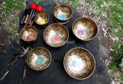 Tuned Full Moon Singing Bowl Set – 7 Chakra Healing Bowls