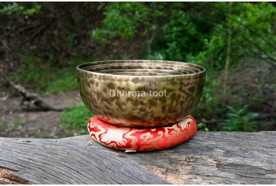 Tuned Full Moon Singing Bowl Set – 7 Chakra Healing Bowls