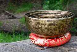 Tuned Full Moon Singing Bowl Set – 7 Chakra Healing Bowls