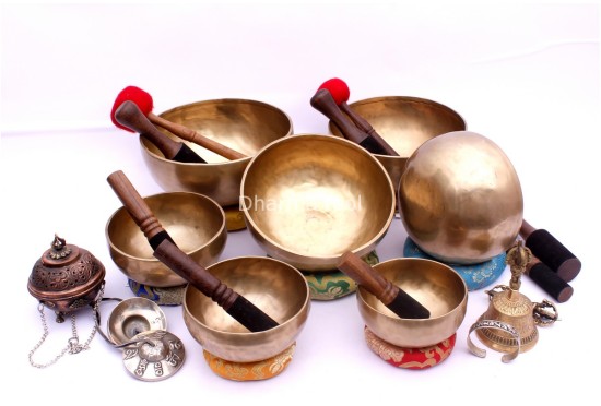 Professionally Tuned Tibetan Singing Bowl Set – 7 Chakra Bowls