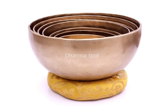Professionally Tuned Tibetan Singing Bowl Set – 7 Chakra Bowls