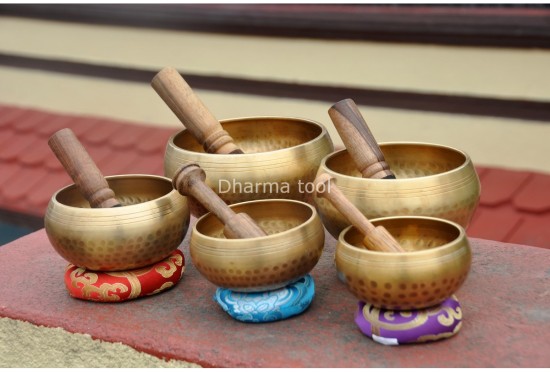 Hand Beaten Singing Bowl Set of 5 – 5 Element Healing Singing Bowl Set