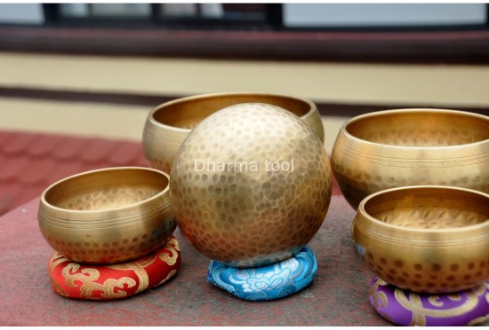 Hand Beaten Singing Bowl Set of 5 – 5 Element Healing Singing Bowl Set