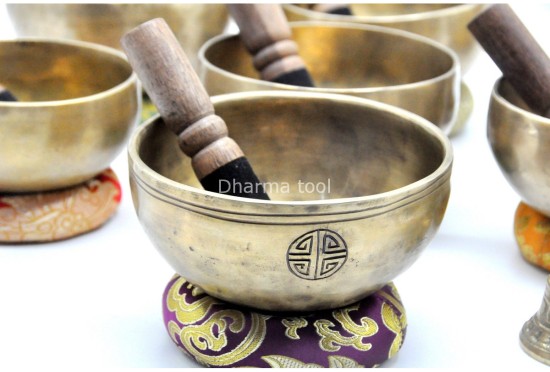 Handmade 7 Chakra Singing Bowl Set: Himalayan Healing Bowl
