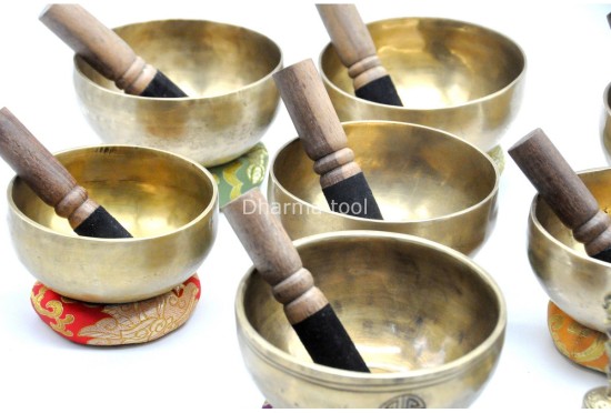 Handmade 7 Chakra Singing Bowl Set: Himalayan Healing Bowl