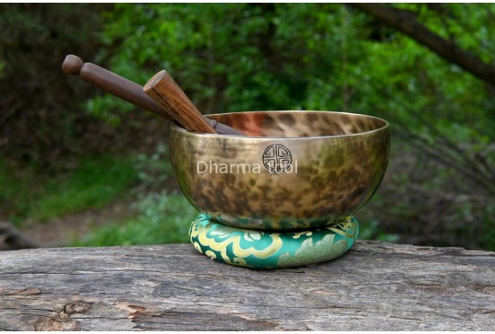 7-Inch Diameter Full Moon Singing Bowl – Handmade in Nepal