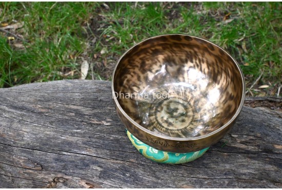 7-Inch Diameter Full Moon Singing Bowl – Handmade in Nepal