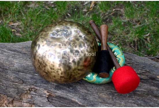 7-Inch Diameter Full Moon Singing Bowl – Handmade in Nepal