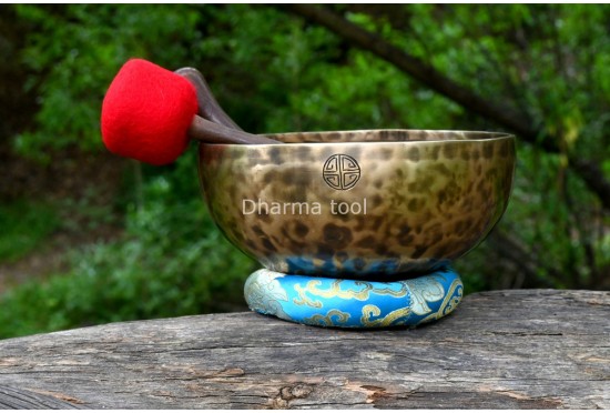 8-Inch Diameter Full Moon Singing Bowl – Handmade in Nepal