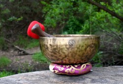 9-Inch Diameter Full Moon Singing Bowl – Handmade in Nepal