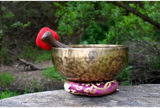 9-Inch Diameter Full Moon Singing Bowl – Handmade in Nepal