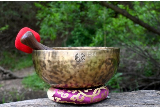 9-Inch Diameter Full Moon Singing Bowl – Handmade in Nepal