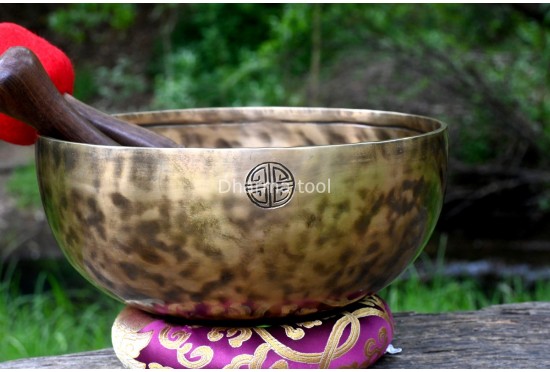9-Inch Diameter Full Moon Singing Bowl – Handmade in Nepal
