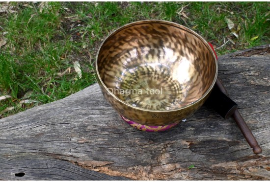 9-Inch Diameter Full Moon Singing Bowl – Handmade in Nepal