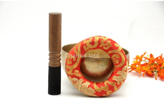 7-Inch Diameter Tibetan Singing Bowl – Traditional Seven-Metal Bowl