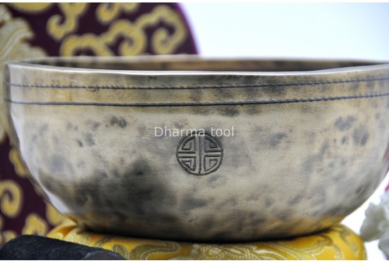 8 inches Diameter Jhumka Full Moon Singing Bowl – Thick-Walled for Deep Healing Sound – Handmade in Nepal