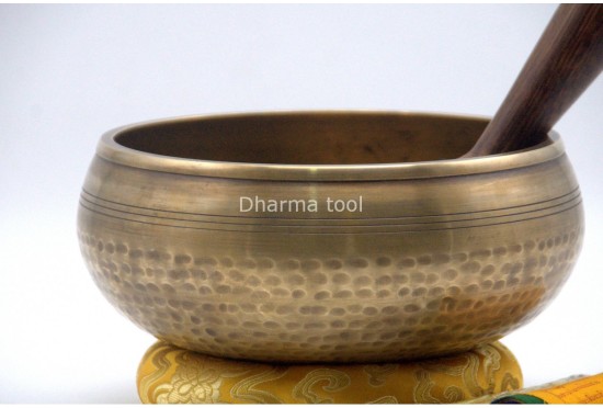 7.5 Inches Diameter Hand Beaten Singing Bowl – Large Himalayan Bowl