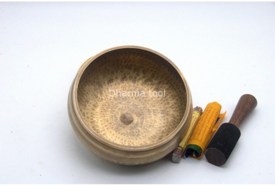 7.5 Inches Diameter Hand Beaten Singing Bowl – Large Himalayan Bowl