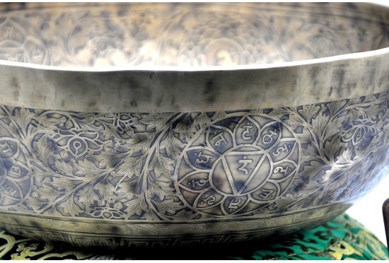 Chakra Yogi Engraved Large Tibetan Singing Bowl – 7 Chakras & Vajra