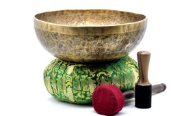 Chakra Yogi Engraved Large Tibetan Singing Bowl – 7 Chakras & Vajra