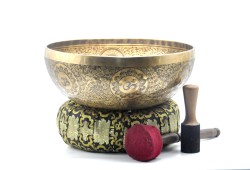 Chakra Yogi Engraved Large Tibetan Singing Bowl – Om & Mantra Etched