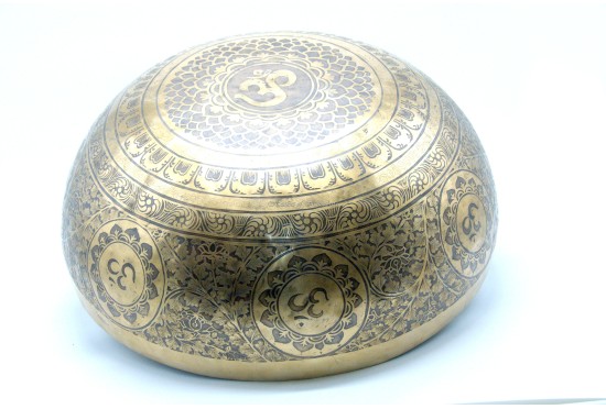 Chakra Yogi Engraved Large Tibetan Singing Bowl – Om & Mantra Etched