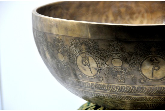 Flower of Life Engraved Large Tibetan Singing Bowl – Sacred Geometry & Mantra