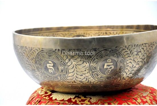 Buddha Engraved Large Tibetan Singing Bowl – Mantra & Mandala