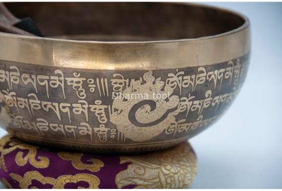 Double Dorje Tibetan Singing Bowl with Tibetan Mantra & Conch Symbol