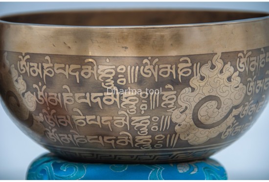 Buddha Eyes Tibetan Singing Bowl with Tibetan Mantra & Mantra Chakra Mandala