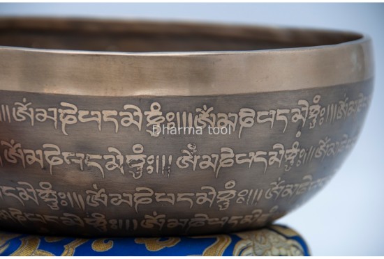 Tibetan Om Singing Bowl with Full Tibetan Mantra & Double Dorje Symbol