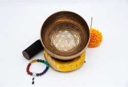Lucky Leaf Tibetan Singing Bowl – 6 & 7 Inch Options