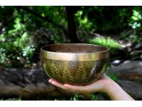 Lucky Leaf & Tibetan Endless Knot Etched Tibetan Singing Bowl – Multiple Size Option