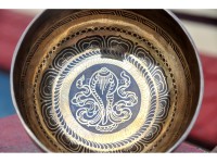 Conch Symbol Tibetan Singing Bowl – Hand-Etched Himalayan Singing Bowl (Multiple Size Options)
