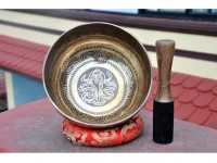 Conch Symbol Tibetan Singing Bowl – Hand-Etched Himalayan Singing Bowl (Multiple Size Options)