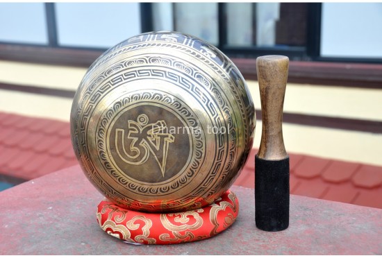 Conch Symbol Tibetan Singing Bowl – Hand-Etched Himalayan Singing Bowl (Multiple Size Options)