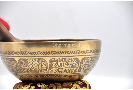 Eight Auspicious Symbols Tibetan Singing Bowl – Lotus & Star Center with Dorje Back Design