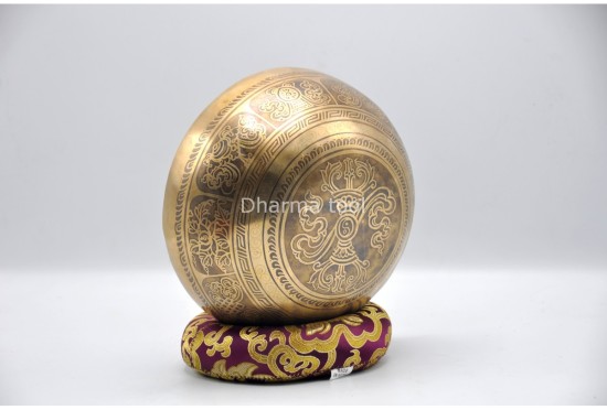 Eight Auspicious Symbols Tibetan Singing Bowl – Lotus & Star Center with Dorje Back Design