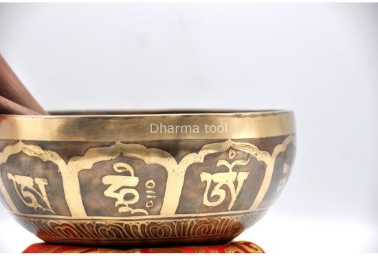 Om Mani Padme Hum Tibetan Singing Bowl with Potala Gate & Buddha Eyes