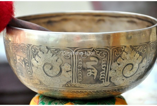 Tibetan Mantra Etched Singing Bowl – Conch Symbol Engraved (Multiple Sizes Available)