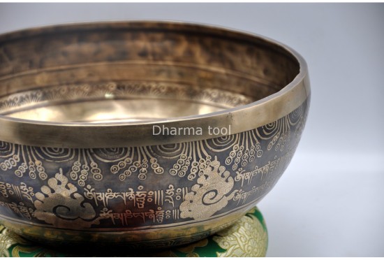 Double Dorje Tibetan Singing Bowl with Tibetan Mantra & Double Fish Auspicious Symbol
