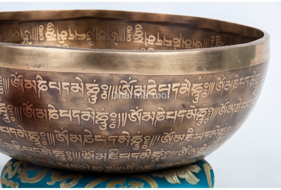 Dorje Tibetan Singing Bowl with Tibetan Mantra Ring & Tibetan Om Symbol