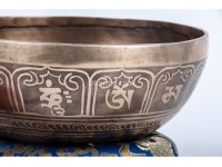 Double Dorje Tibetan Singing Bowl with Potala Gate Mantra & Endless Knot Design