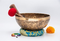 Hand-Engraved Ganesha Tibetan Singing Bowl – Center Engraving & Ganesha Mantra