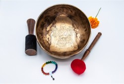 Hand-Engraved Guru Lama Tibetan Singing Bowl – Sacred Guru Mantra